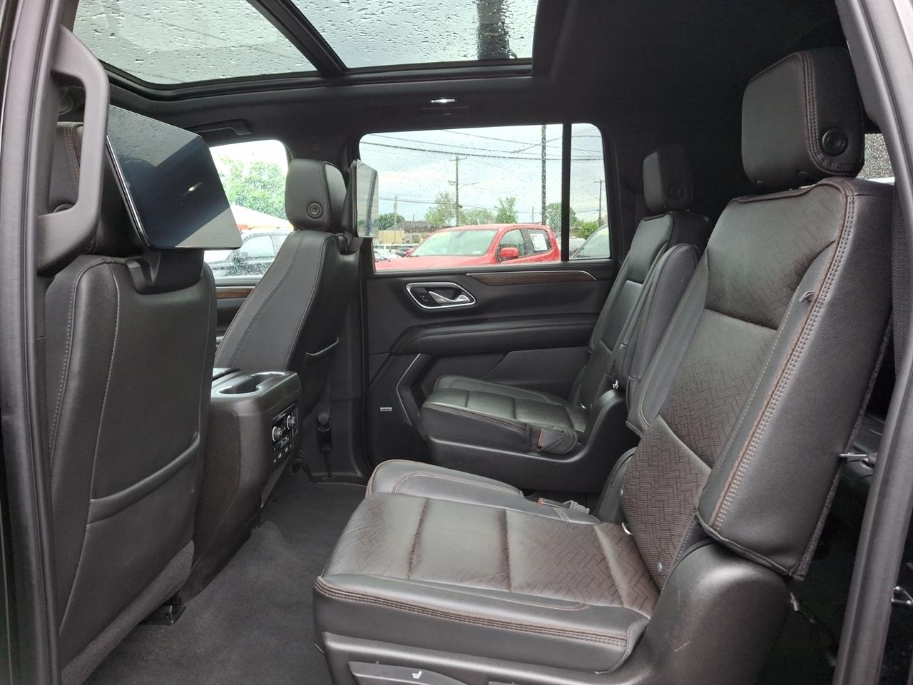 Chevrolet Suburban  2021