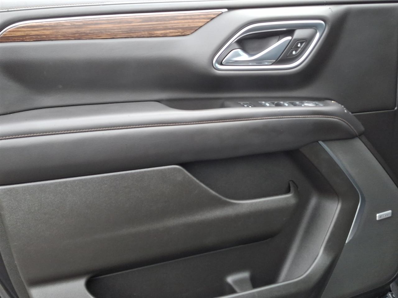 Chevrolet Suburban  2021