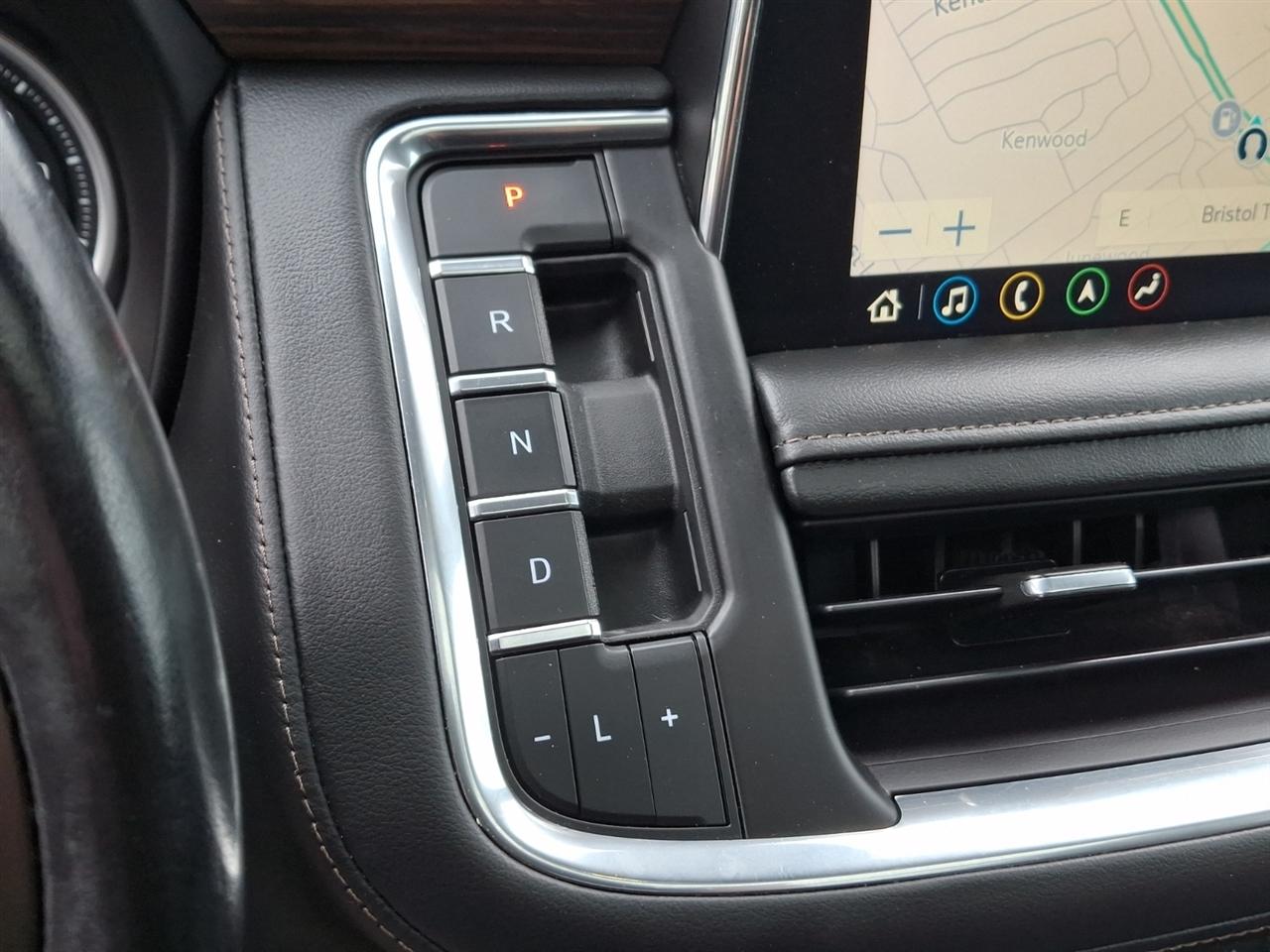 Chevrolet Suburban  2021