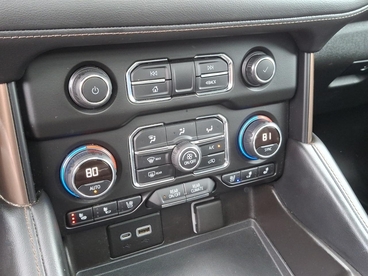 Chevrolet Suburban  2021