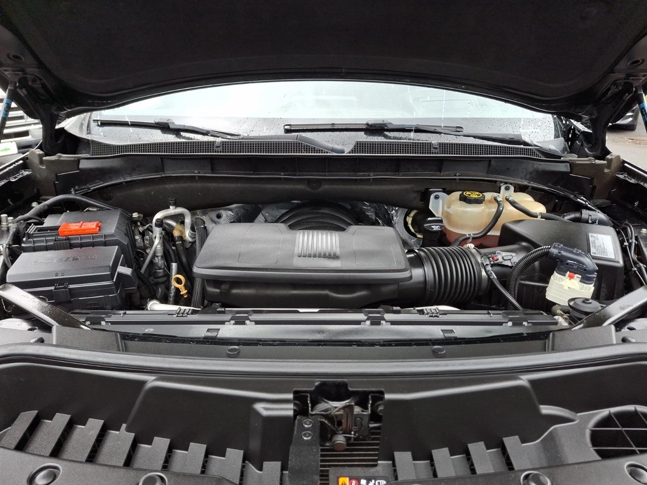 Chevrolet Suburban  2021