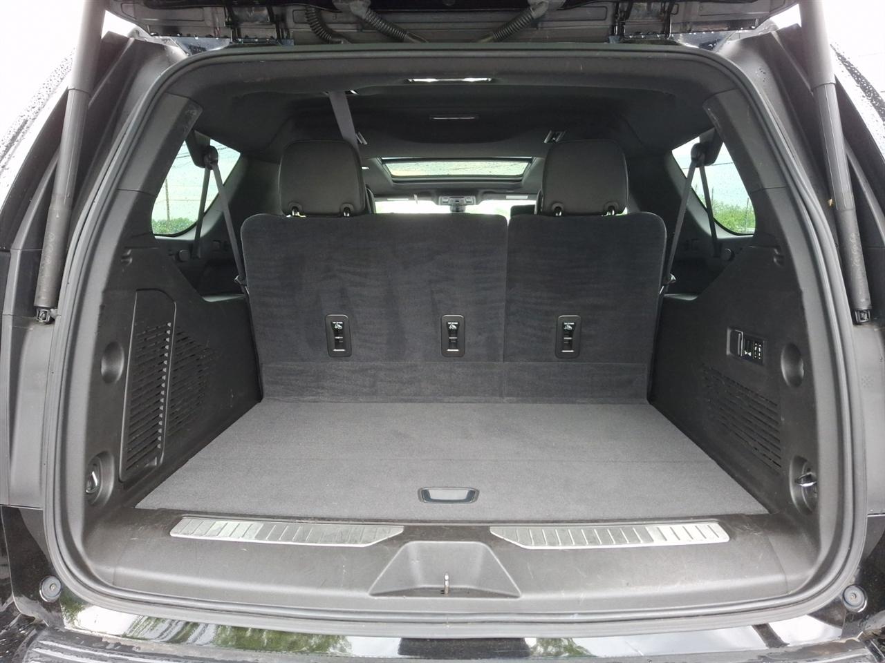 Chevrolet Suburban  2021