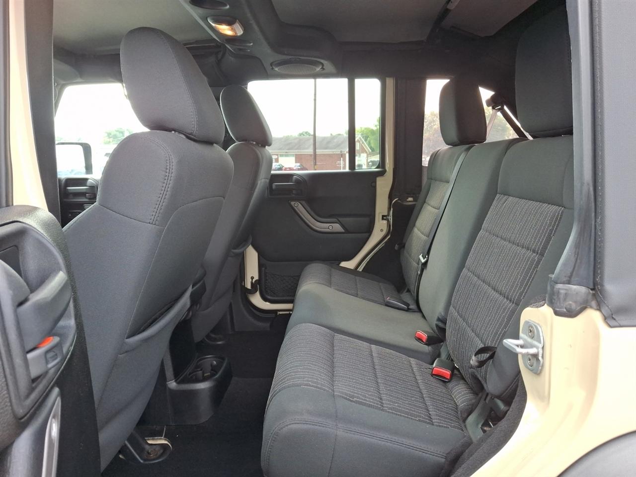 Jeep Wrangler Unlimited  2011