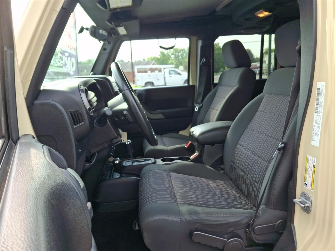 Jeep Wrangler Unlimited  2011