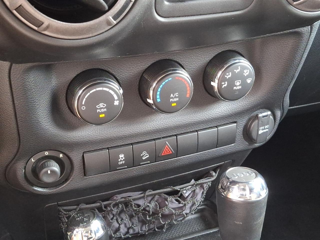 Jeep Wrangler Unlimited  2011
