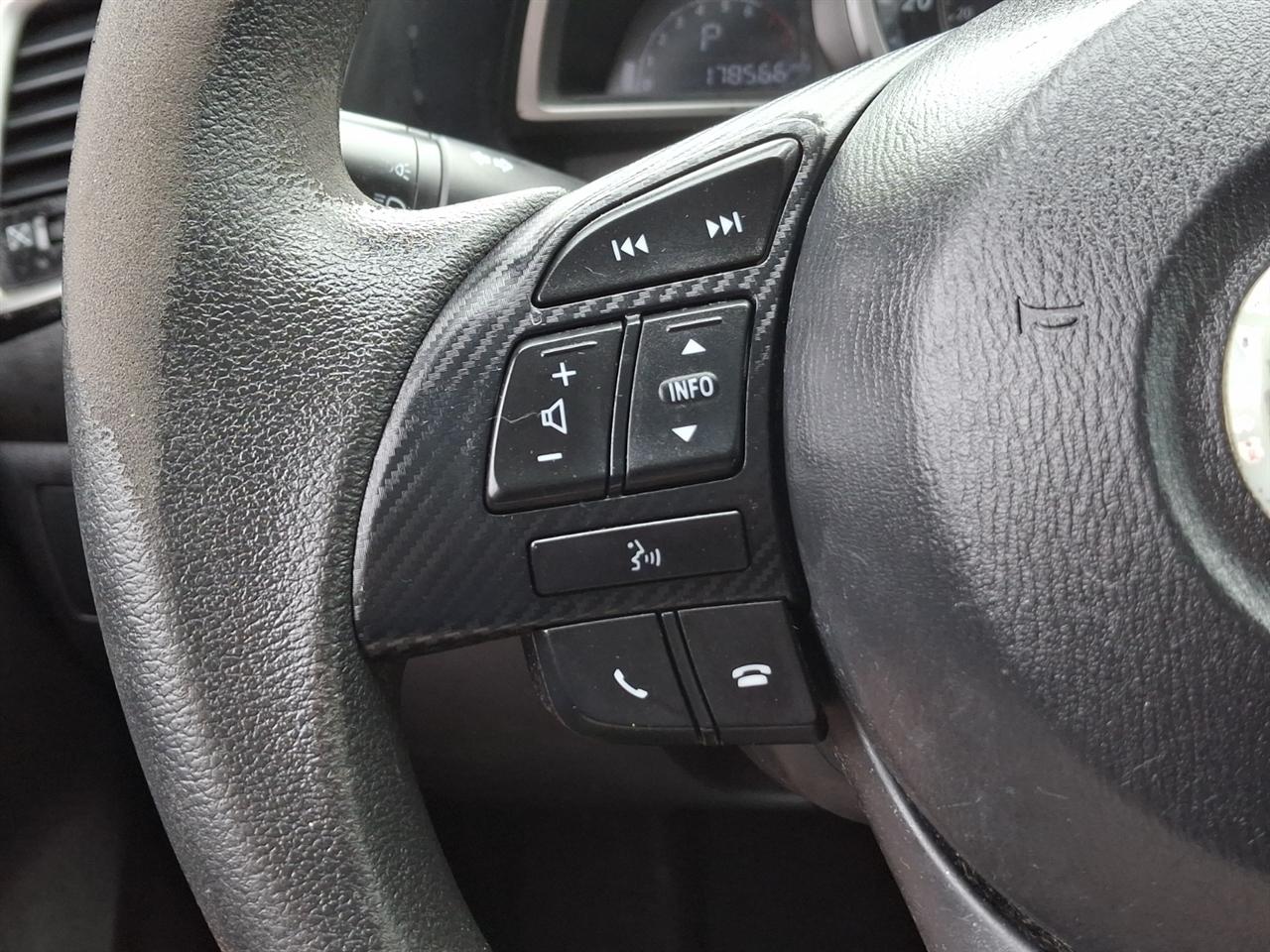 Mazda MAZDA3  2015