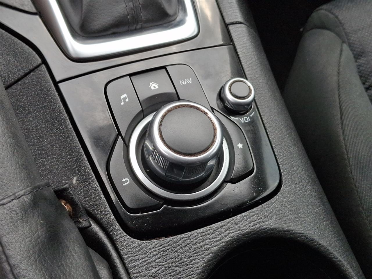 Mazda MAZDA3  2015