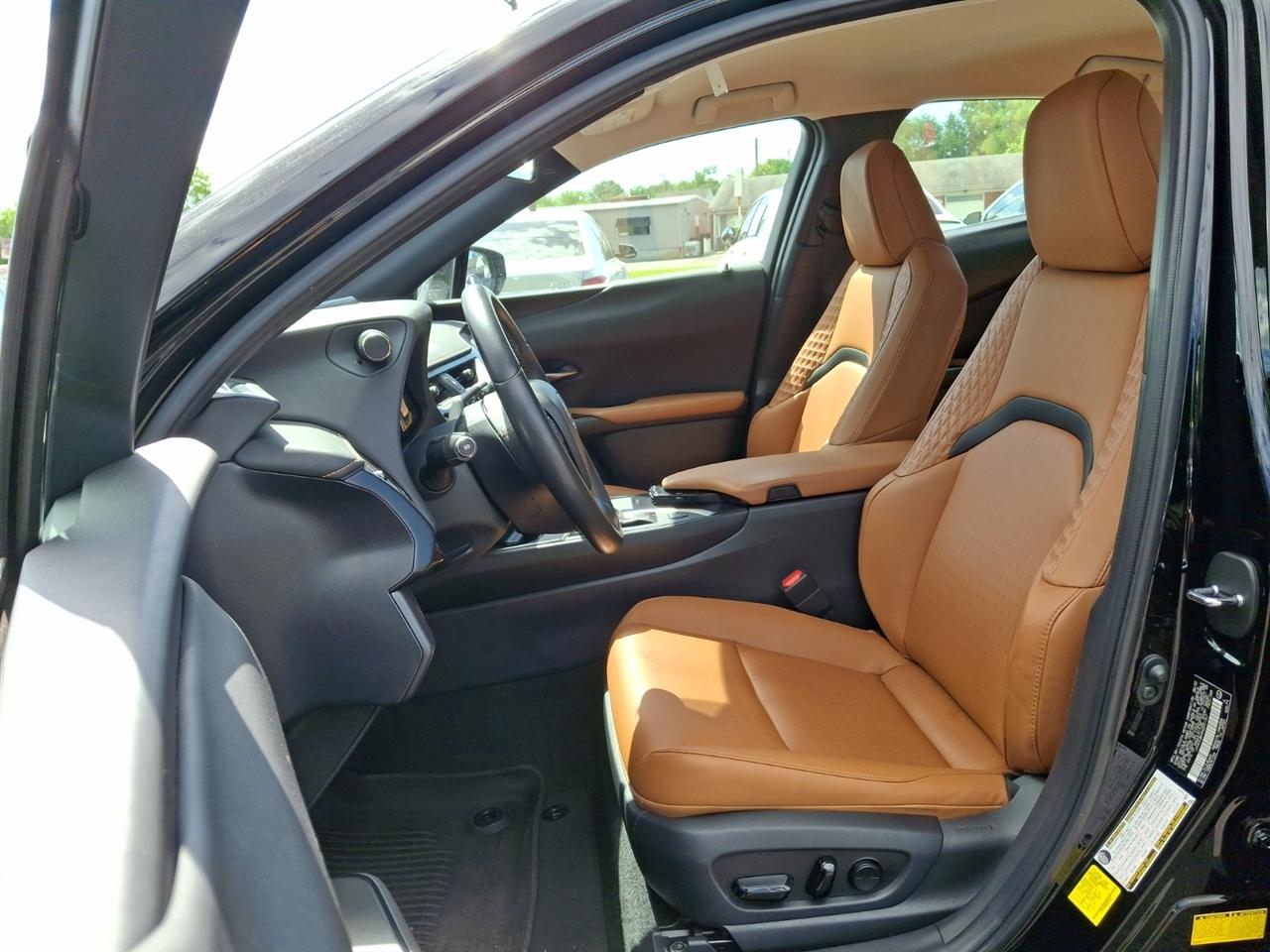 Lexus UX  2022