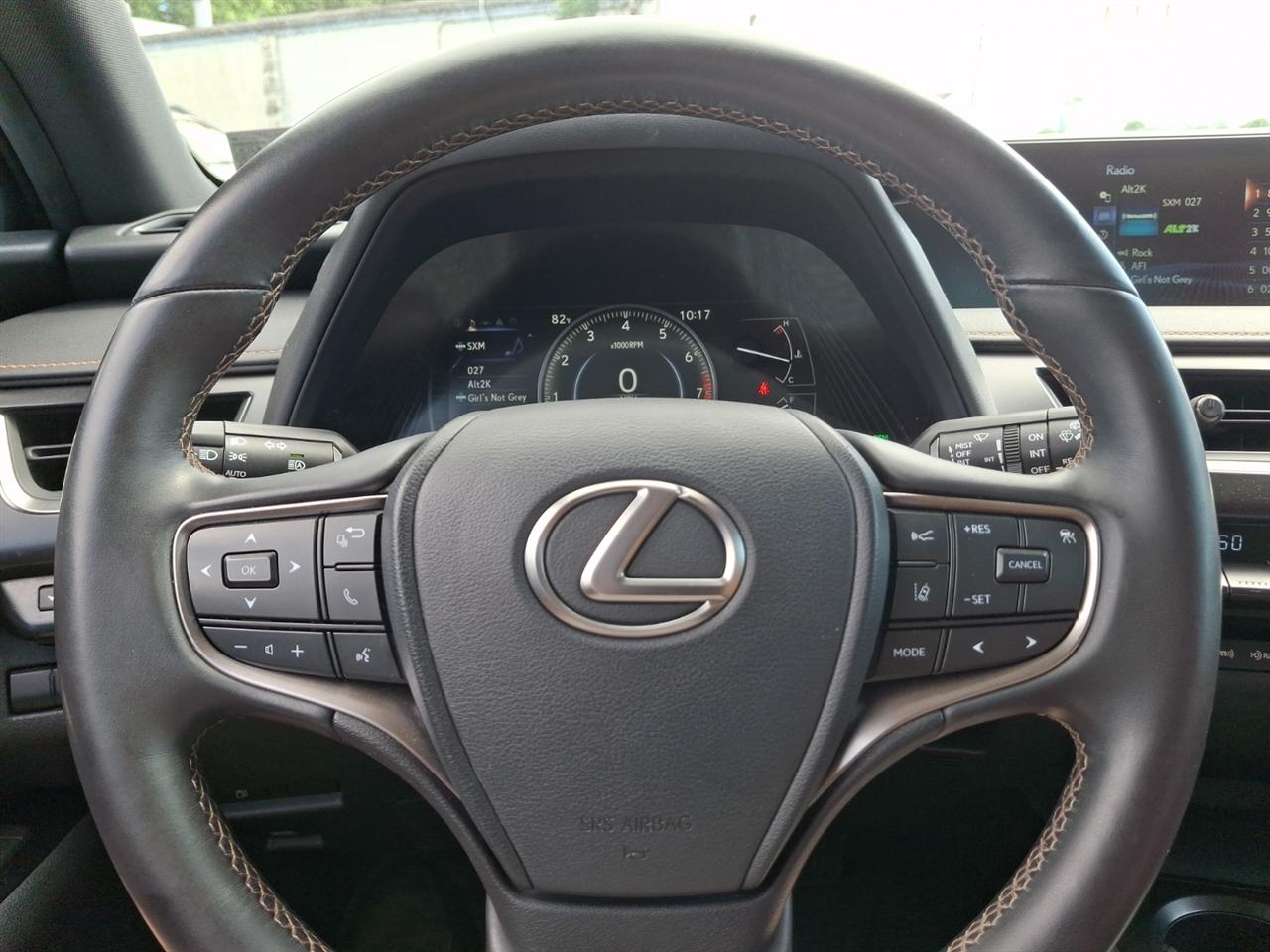 Lexus UX  2022