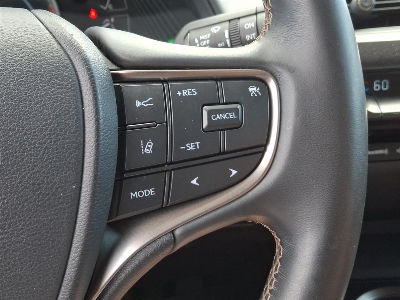 Lexus UX  2022