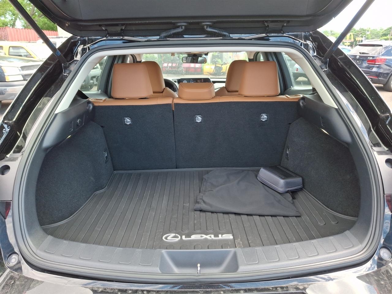 Lexus UX  2022