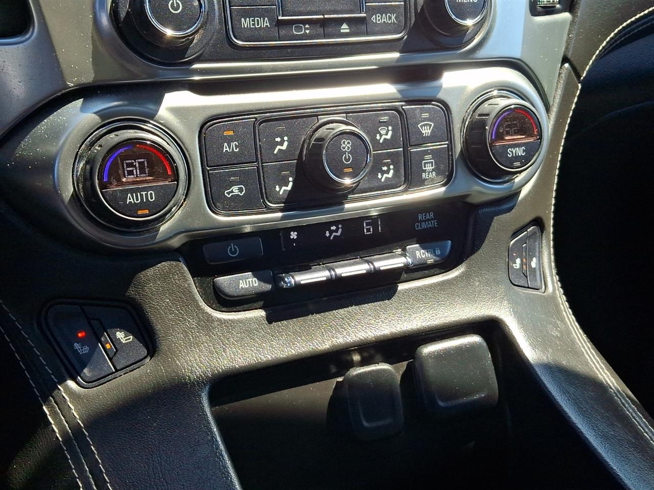 Chevrolet Suburban  2020