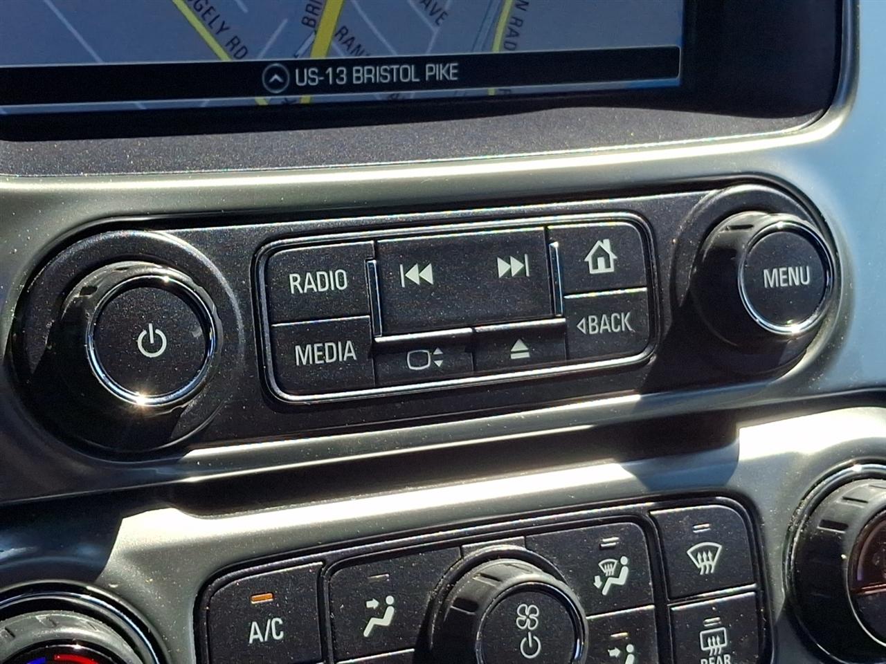 Chevrolet Suburban  2020