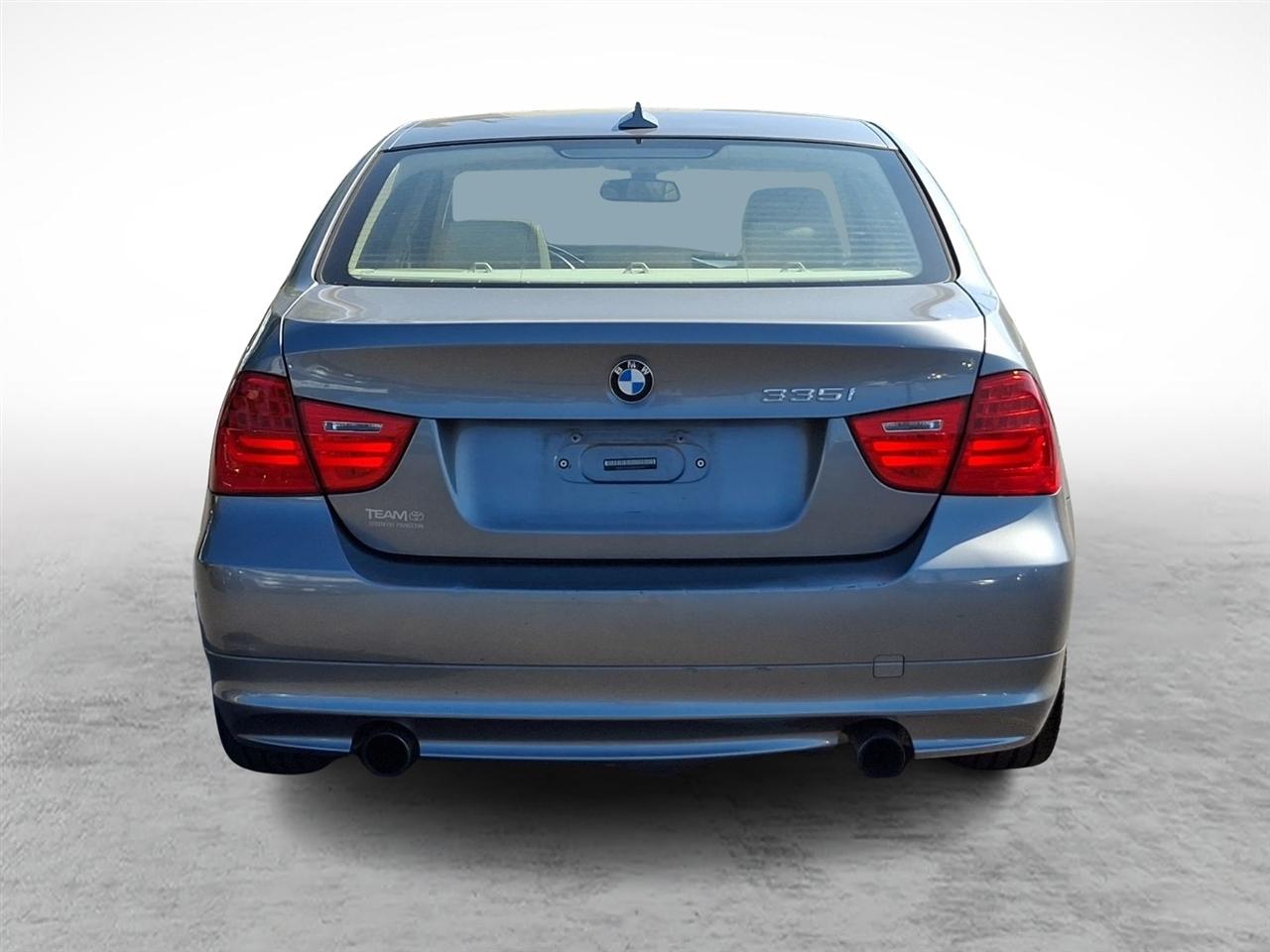 BMW 3 Series  2011