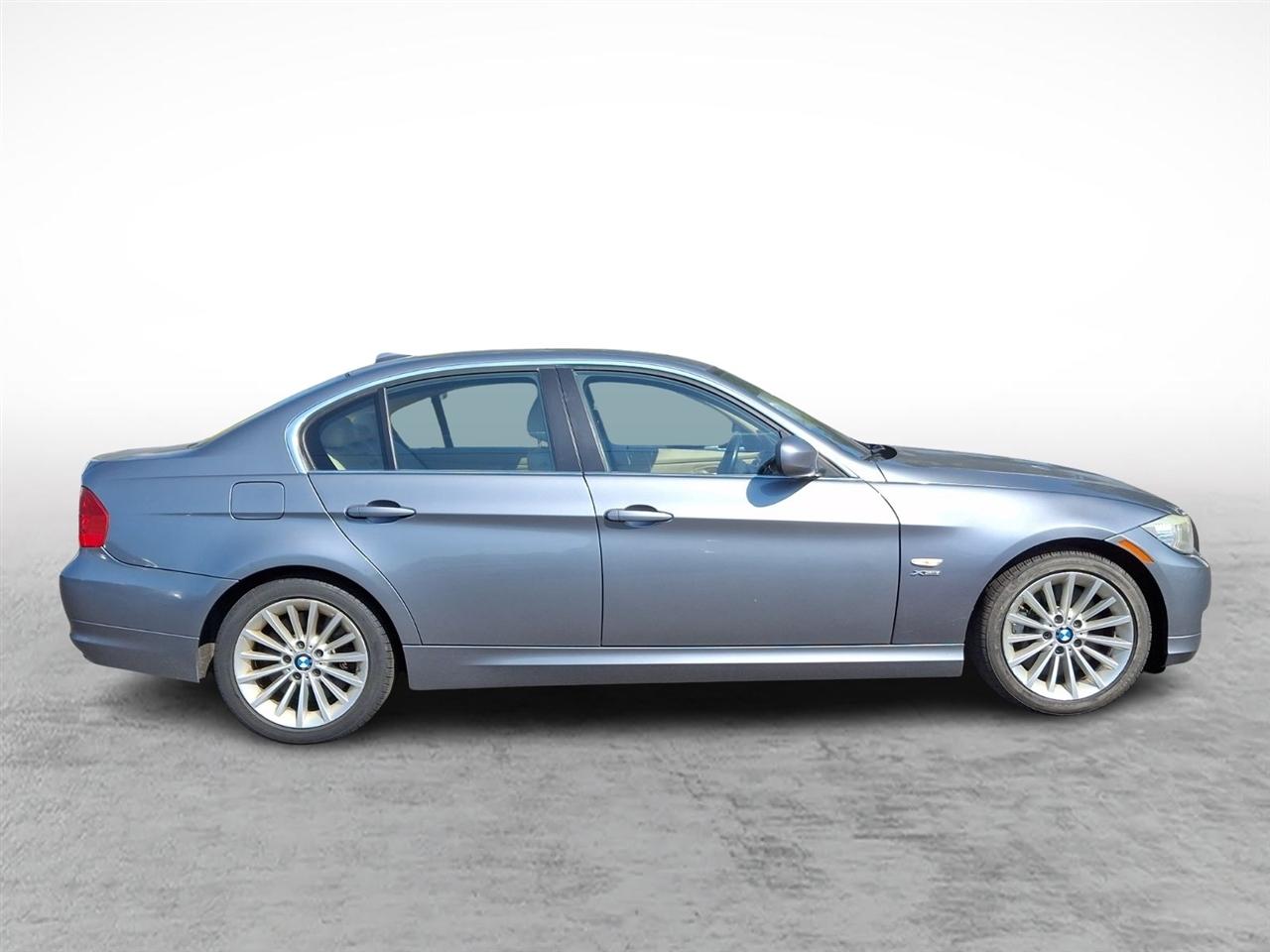 BMW 3 Series  2011