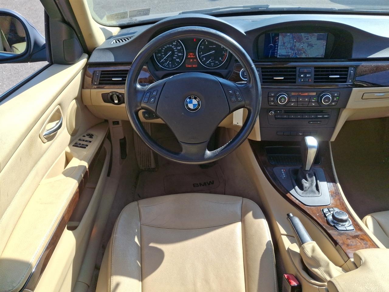 BMW 3 Series  2011