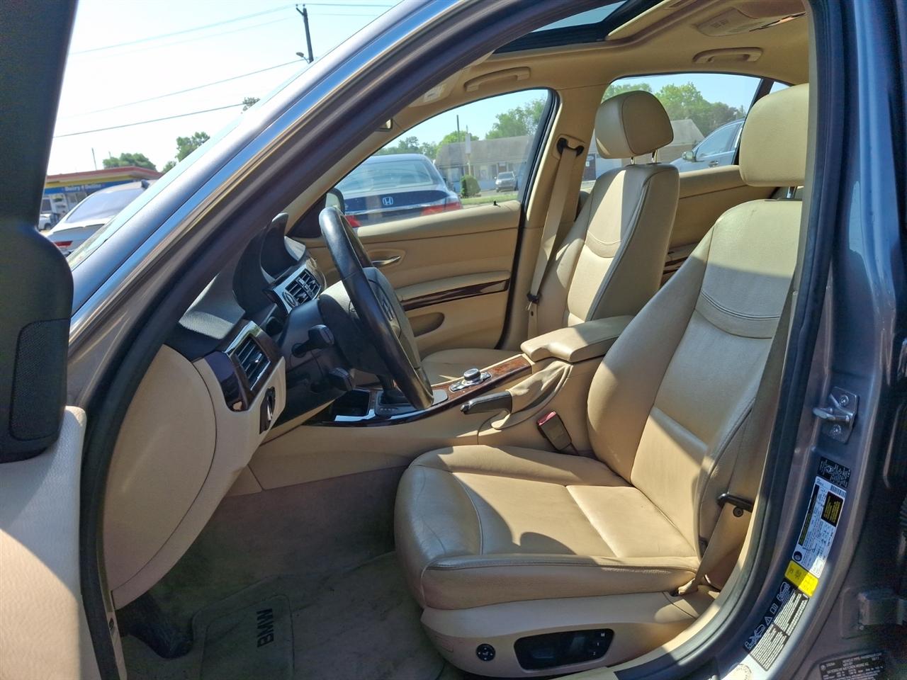 BMW 3 Series  2011