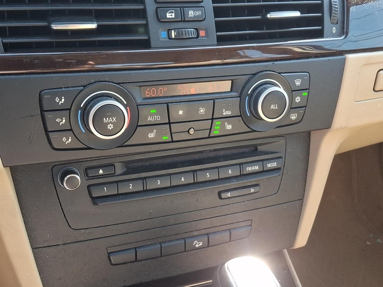 BMW 3 Series  2011