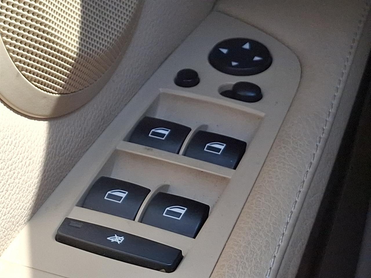 BMW 3 Series  2011