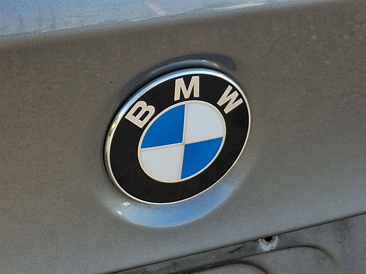 BMW 3 Series  2011
