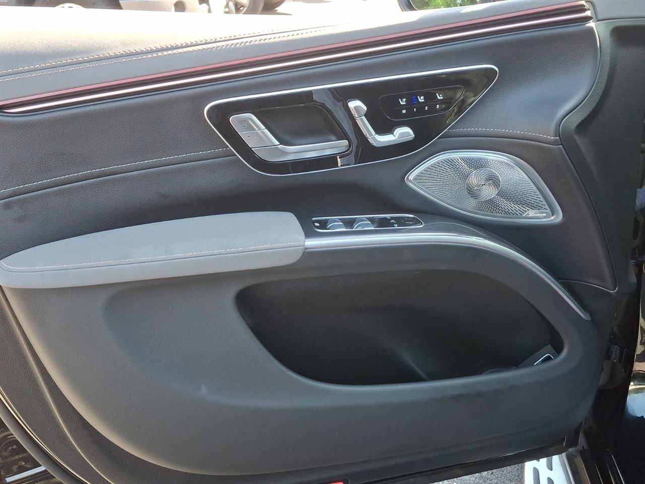 Mercedes-Benz EQS  2023