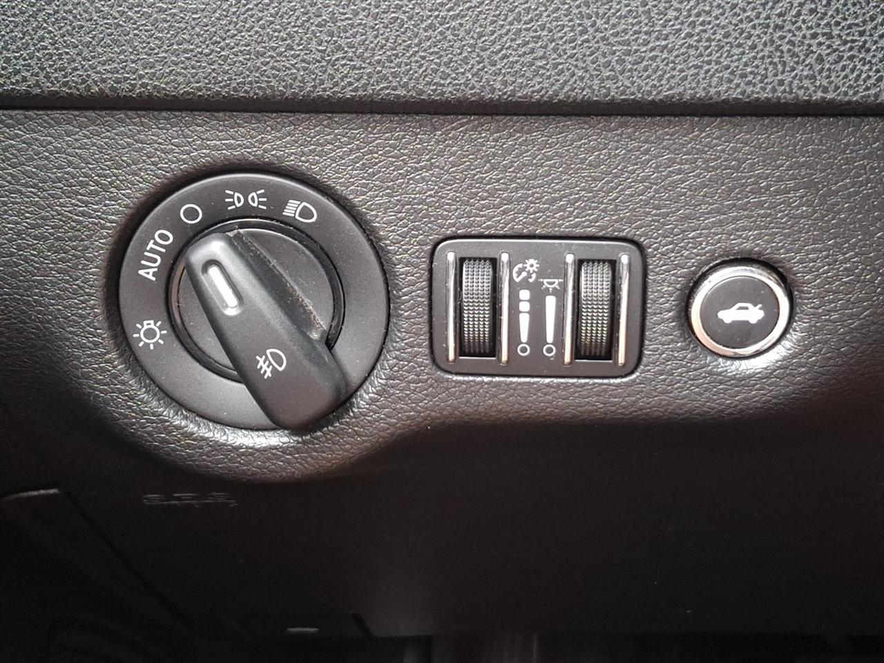 Dodge Charger  2012