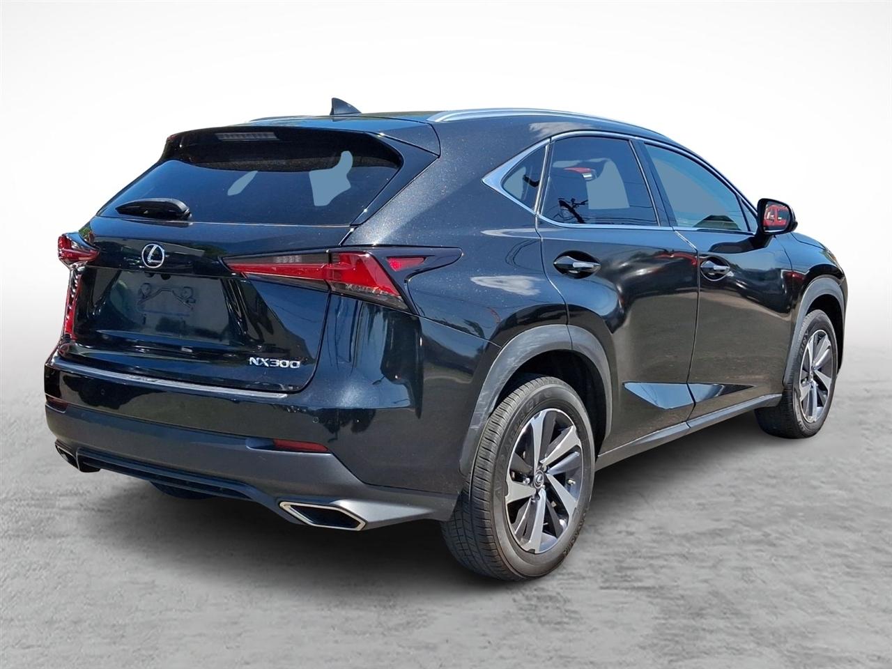 Lexus NX  2020