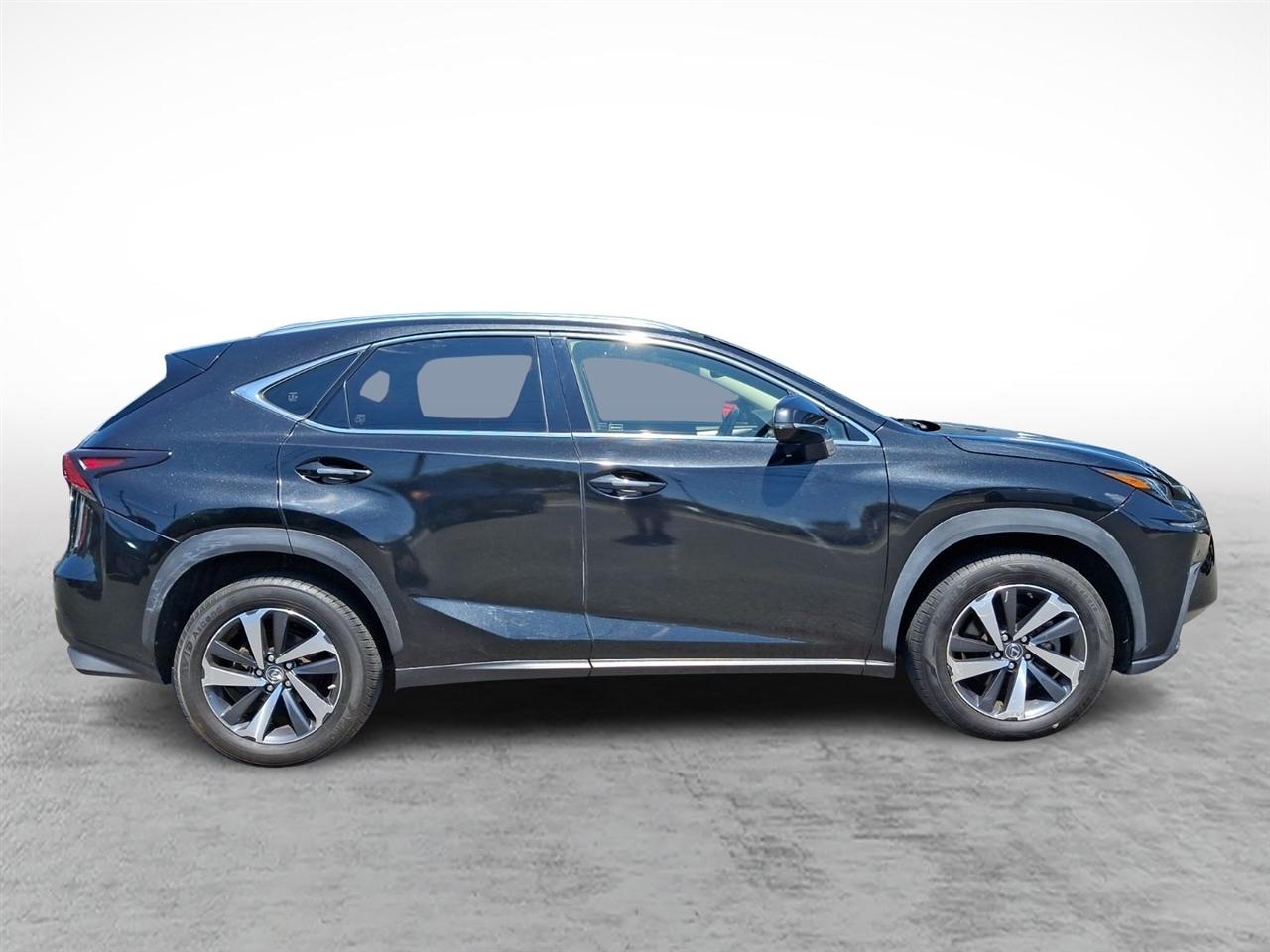 Lexus NX  2020