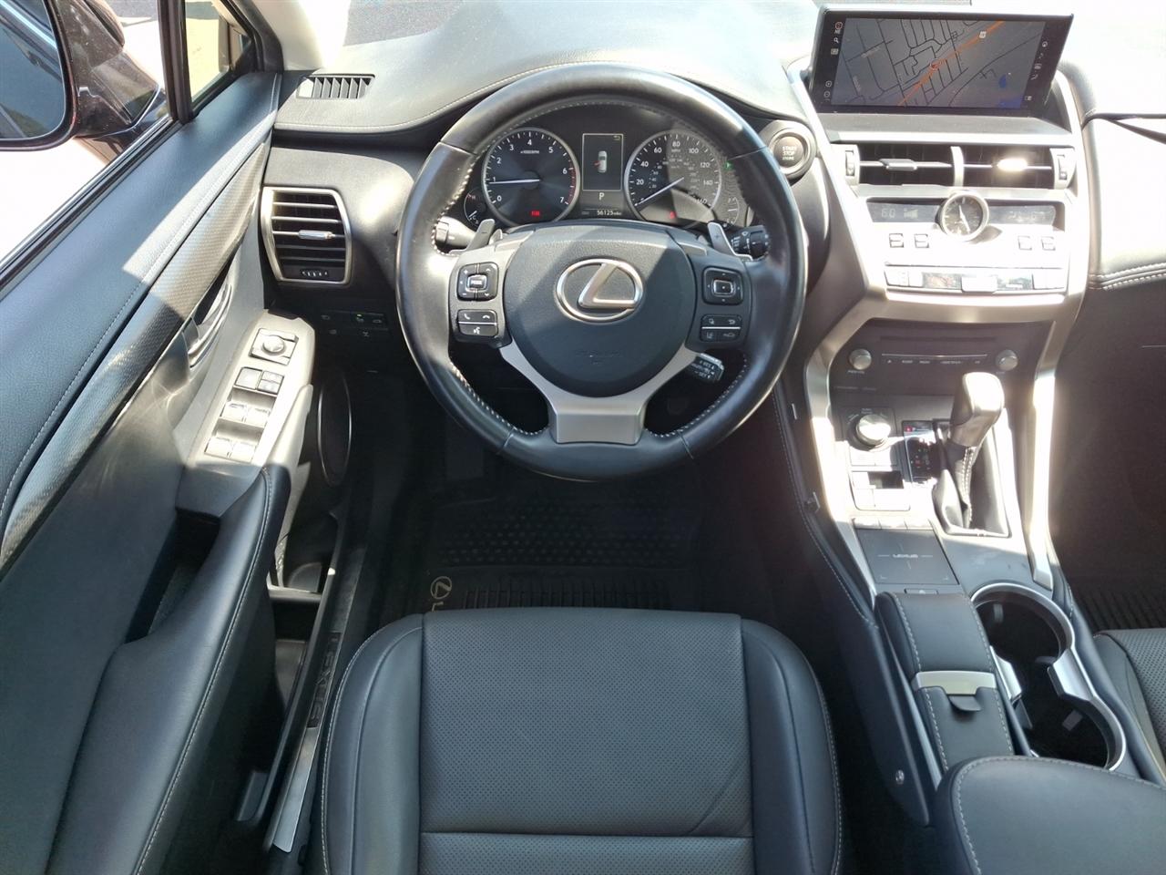 Lexus NX  2020