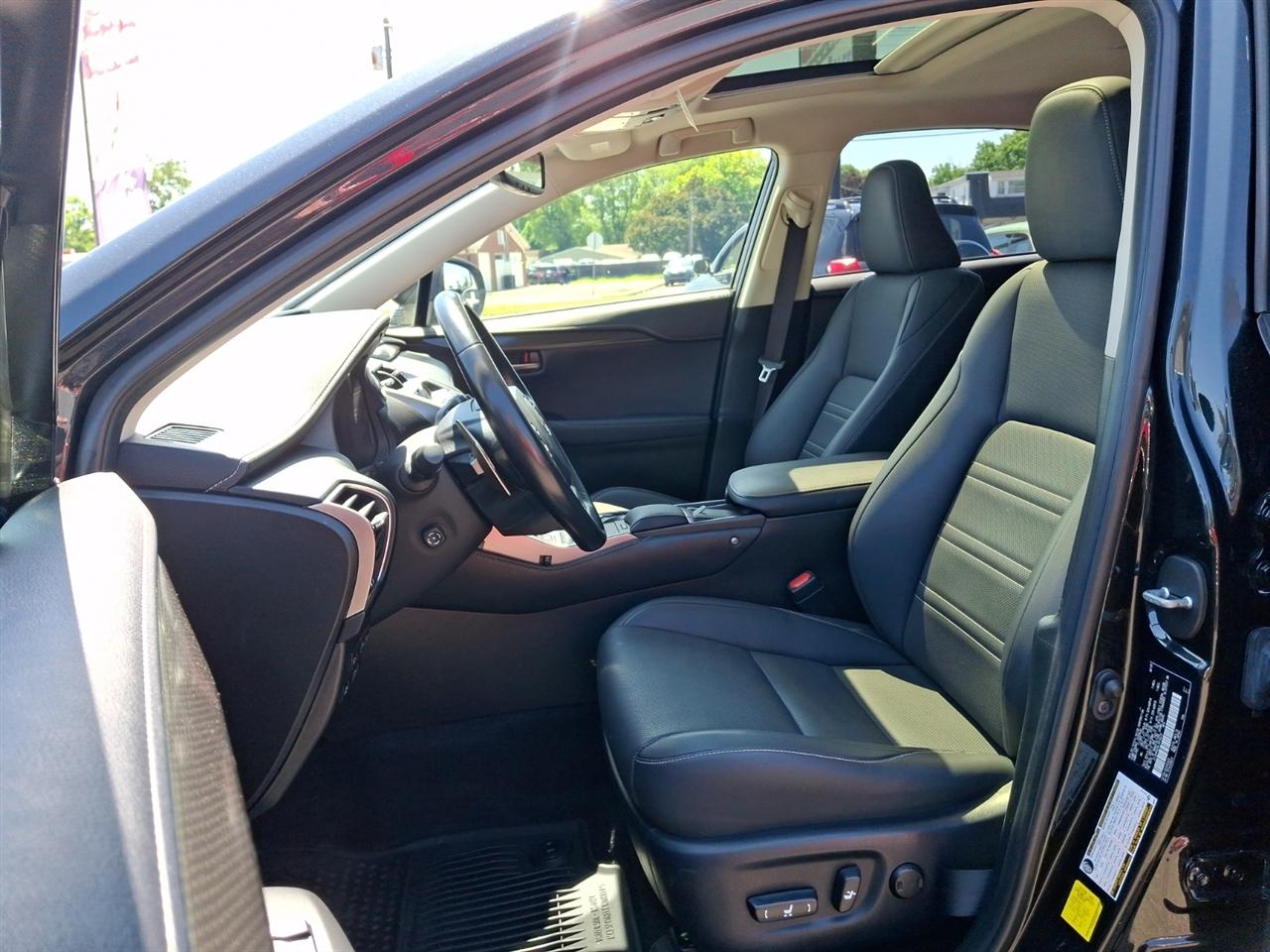 Lexus NX  2020