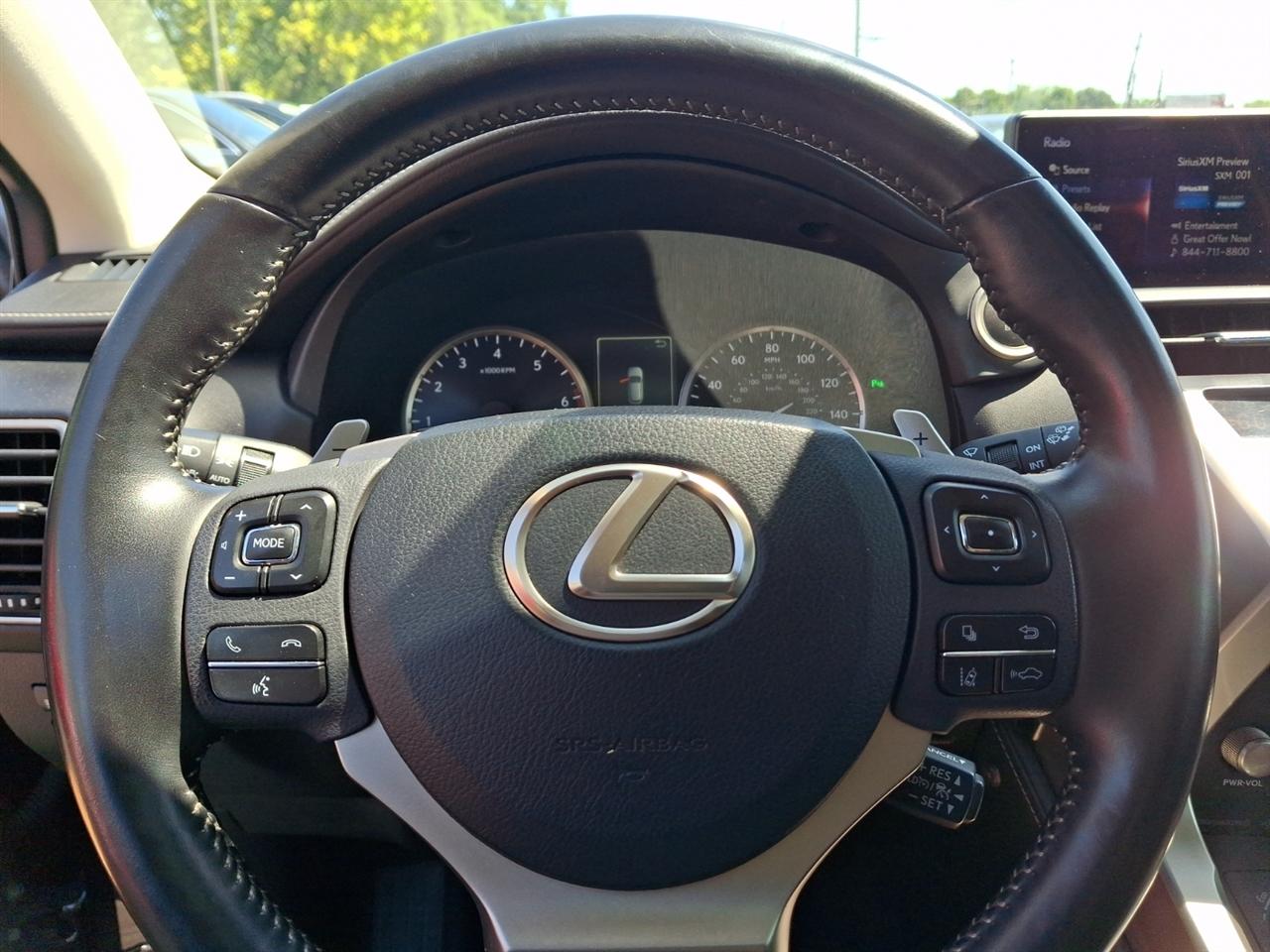 Lexus NX  2020
