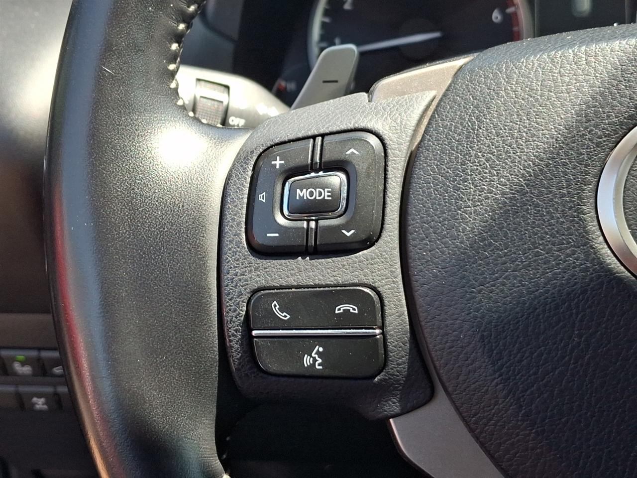 Lexus NX  2020