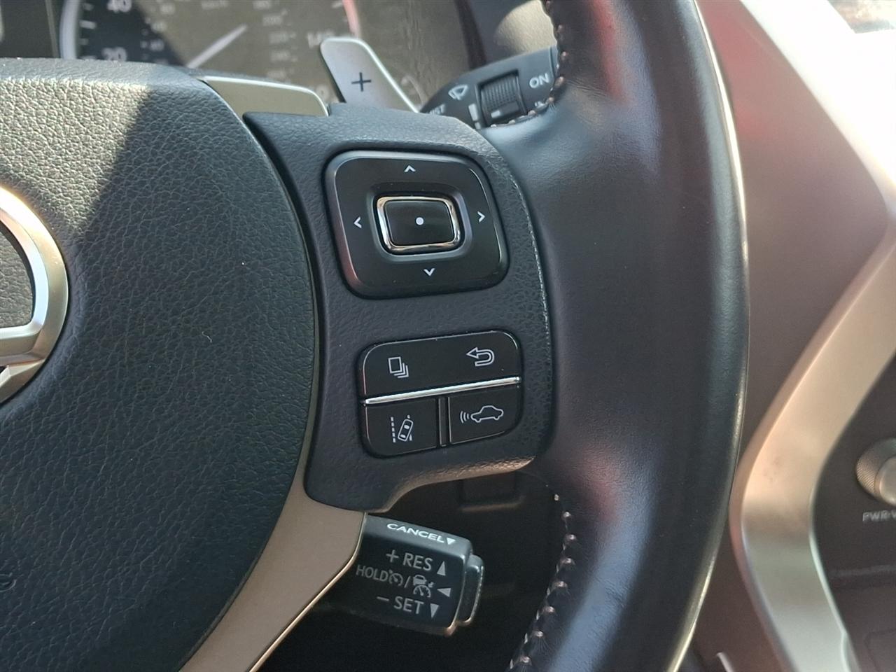 Lexus NX  2020