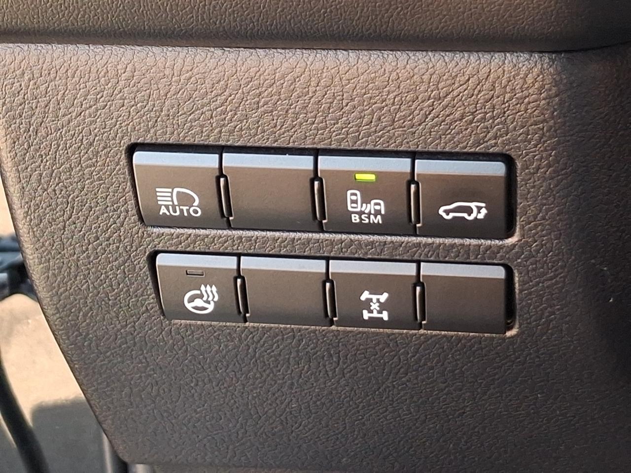 Lexus NX  2020