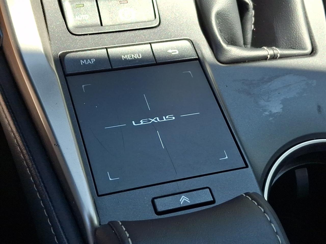 Lexus NX  2020