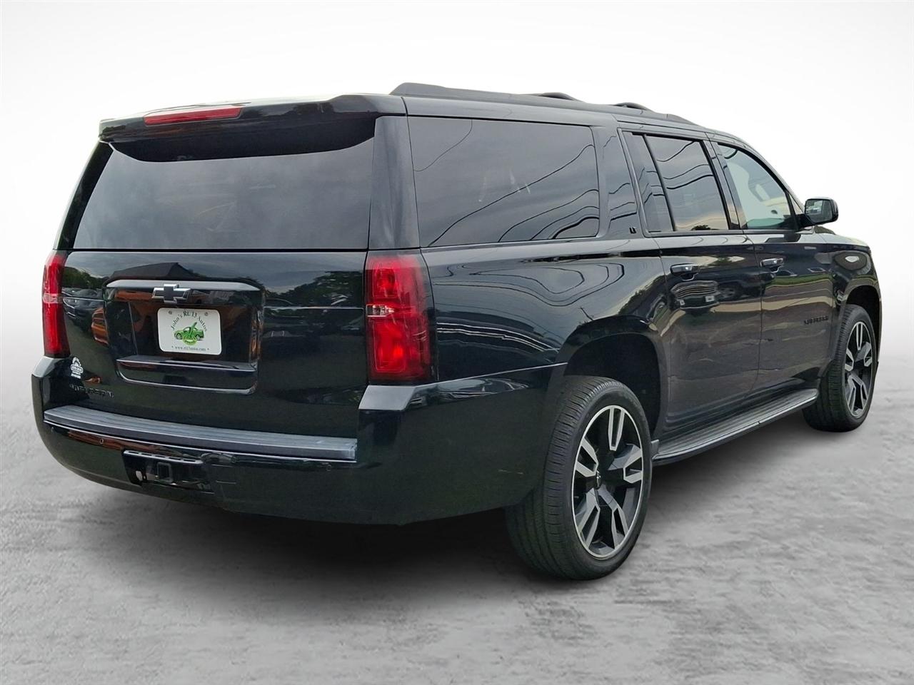 Chevrolet Suburban  2018