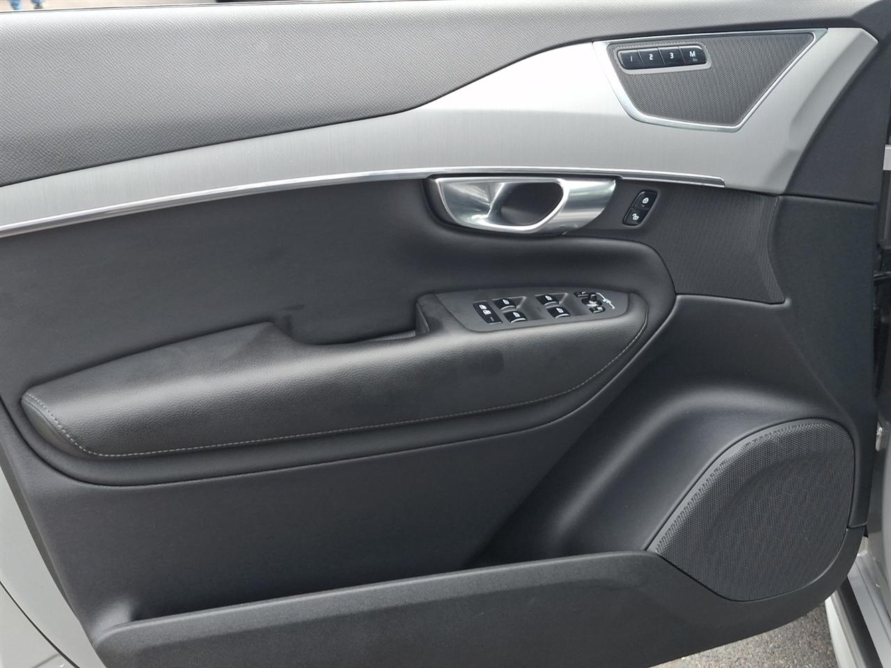 Volvo XC90  2023