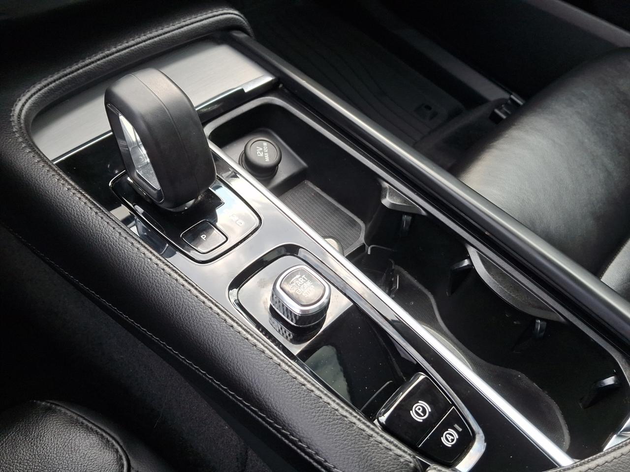Volvo XC90  2023