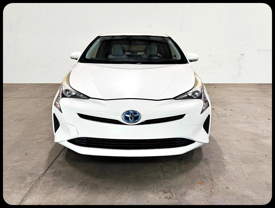 Toyota Prius Two Eco 2016 Toyota Prius Two Eco 2016