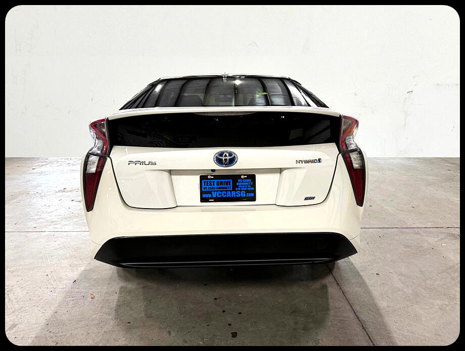 Toyota Prius Two Eco 2016 Toyota Prius Two Eco 2016