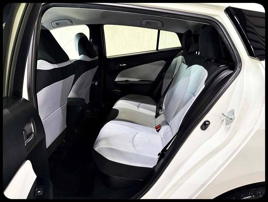 Toyota Prius Two Eco 2016 Toyota Prius Two Eco 2016