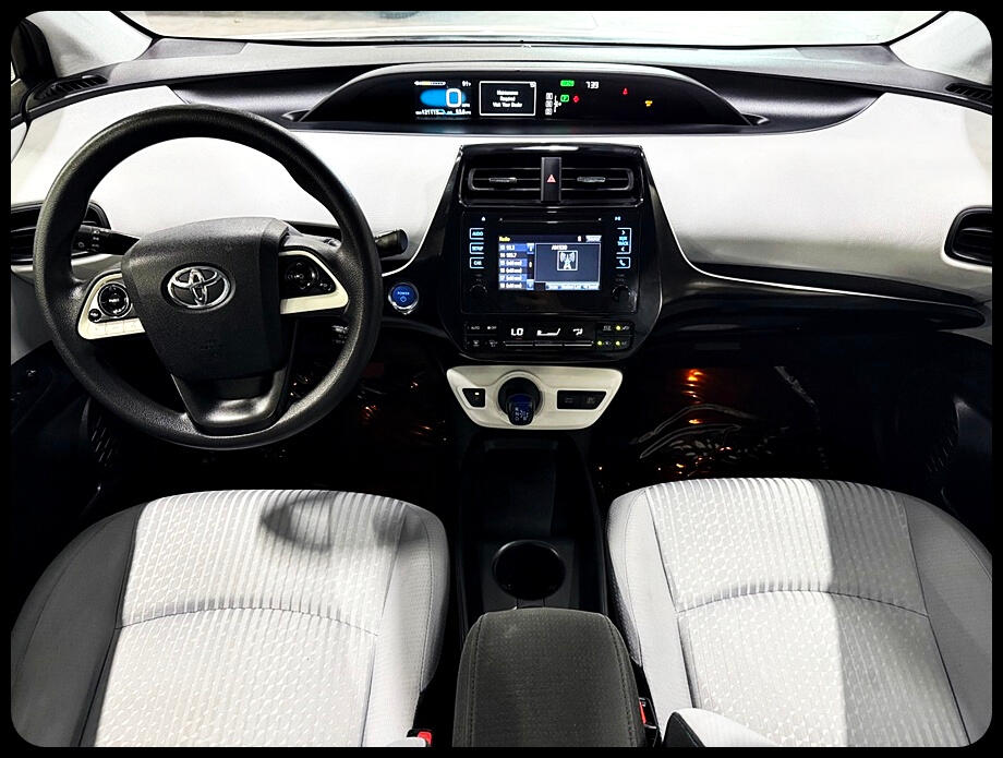 Toyota Prius Two Eco 2016 Toyota Prius Two Eco 2016