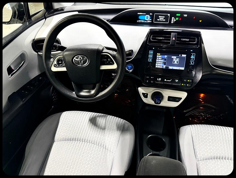 Toyota Prius Two Eco 2016 Toyota Prius Two Eco 2016
