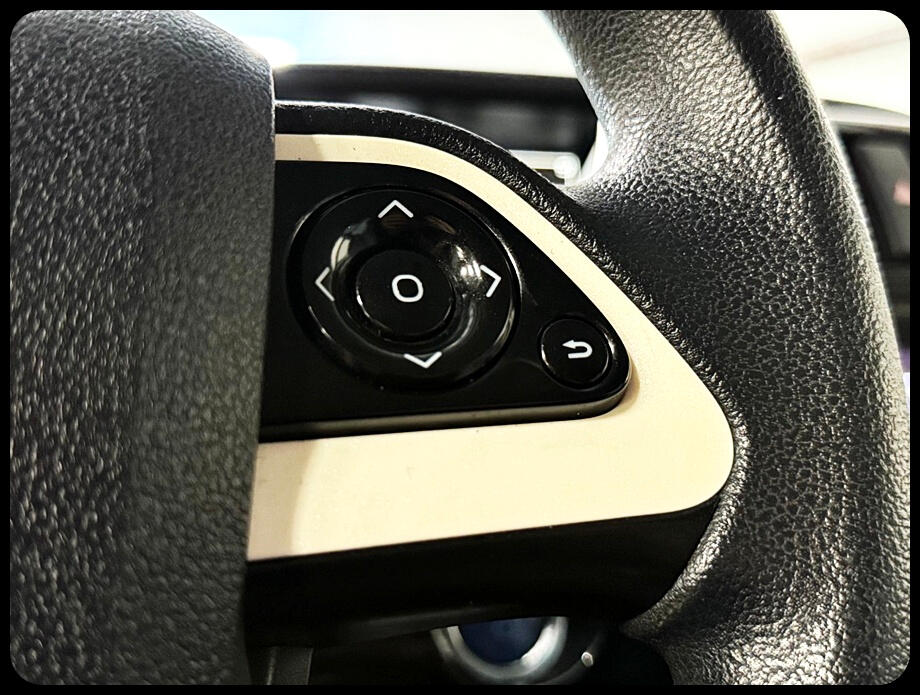 Toyota Prius Two Eco 2016 Toyota Prius Two Eco 2016