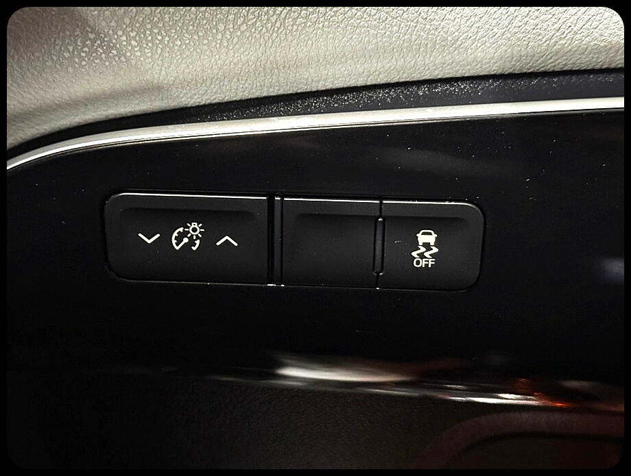 Toyota Prius Two Eco 2016 Toyota Prius Two Eco 2016