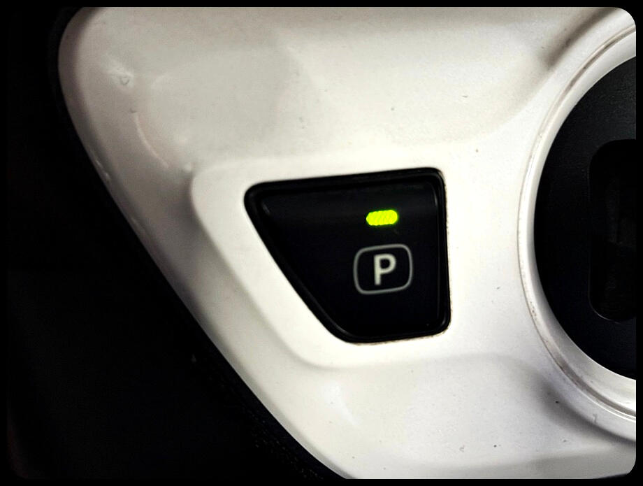 Toyota Prius Two Eco 2016 Toyota Prius Two Eco 2016