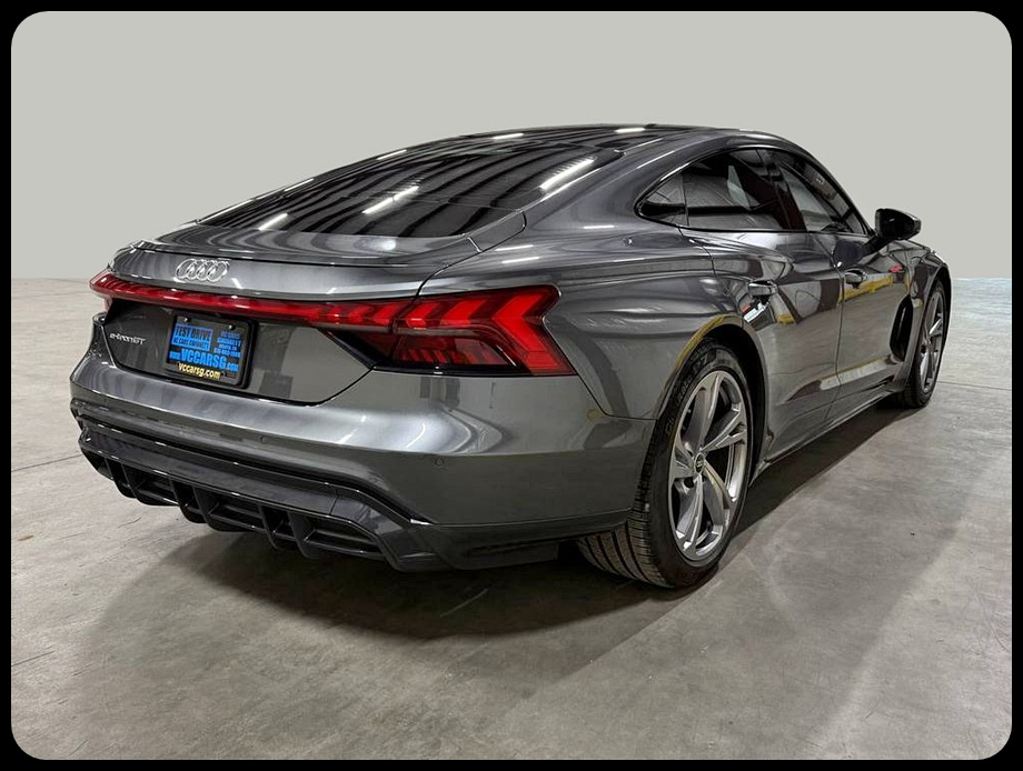 Audi e-tron GT Premium Plus quattro 2022 Audi e-tron GT Premium Plus quattro 2022