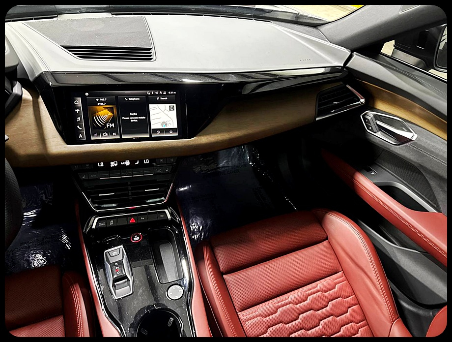 Audi e-tron GT Premium Plus quattro 2022 Audi e-tron GT Premium Plus quattro 2022