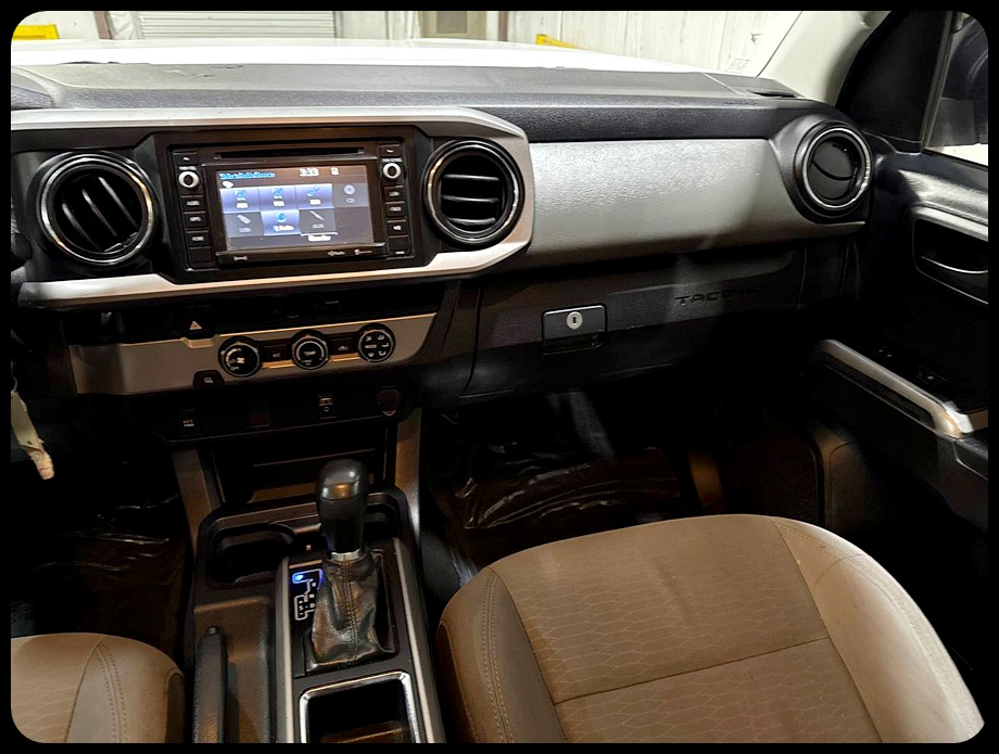 Toyota Tacoma SR5 Double Cab Long Bed V6 6AT 2WD 2017