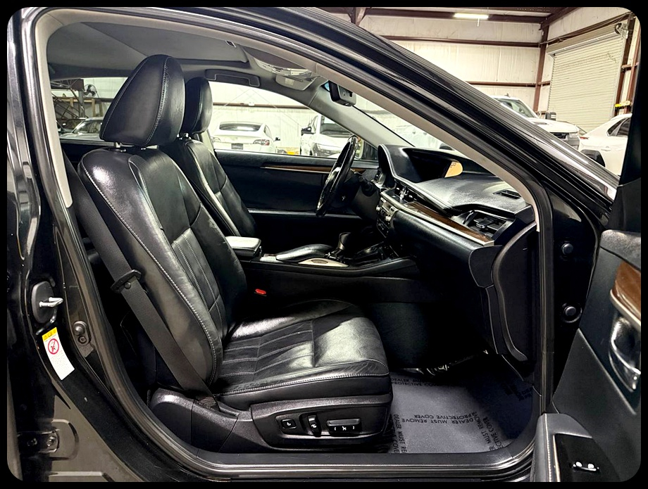 Lexus ES 350 Sedan 2016